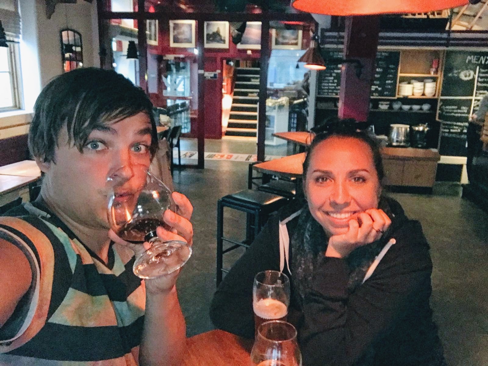 beer-at-bar